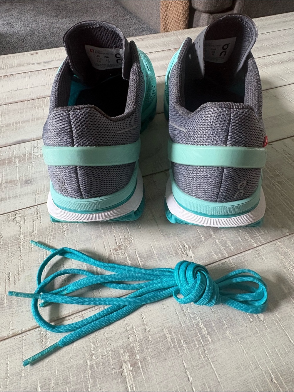On Running Cloud Surfer in Teal and Charcoal - Picture 3 of 10